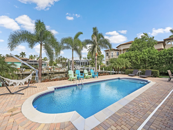 Canal Front 4 Bedroom Vacation Home Sleeps 10 Marco Island